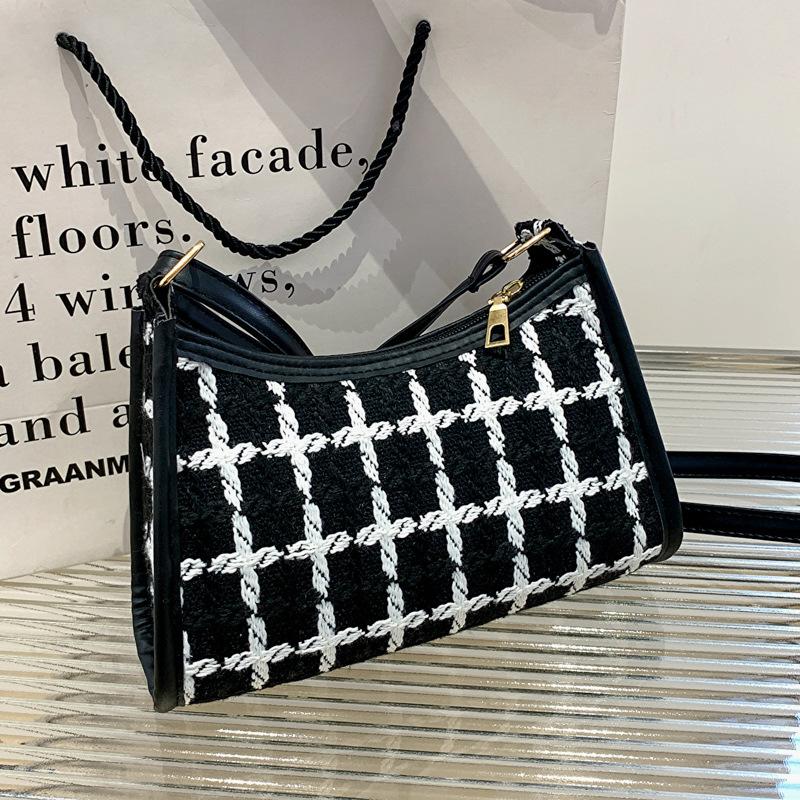 Fashion Plaid Women's Bag 2025 Winter New Simple Temperament Single Shoulder Small Square Bag New Fashion Underarm Bag Women