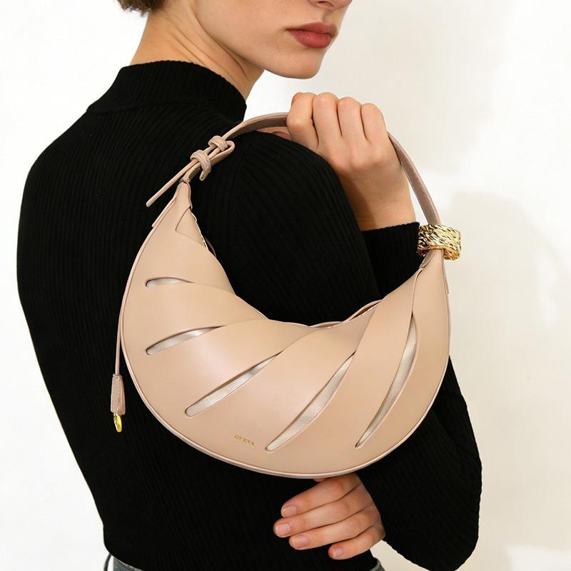 Shoulder bag New niche portable crescent bag Fashion design sense bag Women's shoulder underarm bag Women's