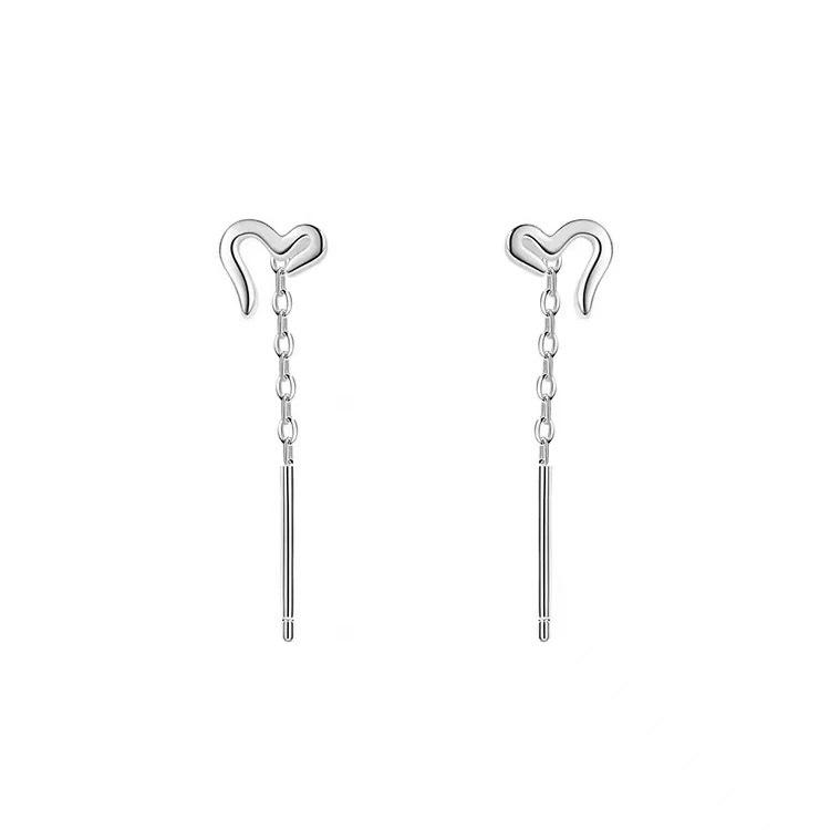 Small Niche Design, Heart-shaped Earrings, Women's Sweet Temperament, Versatile, Simple and Fashionable, Heart-shaped Earrings, Women's Earrings