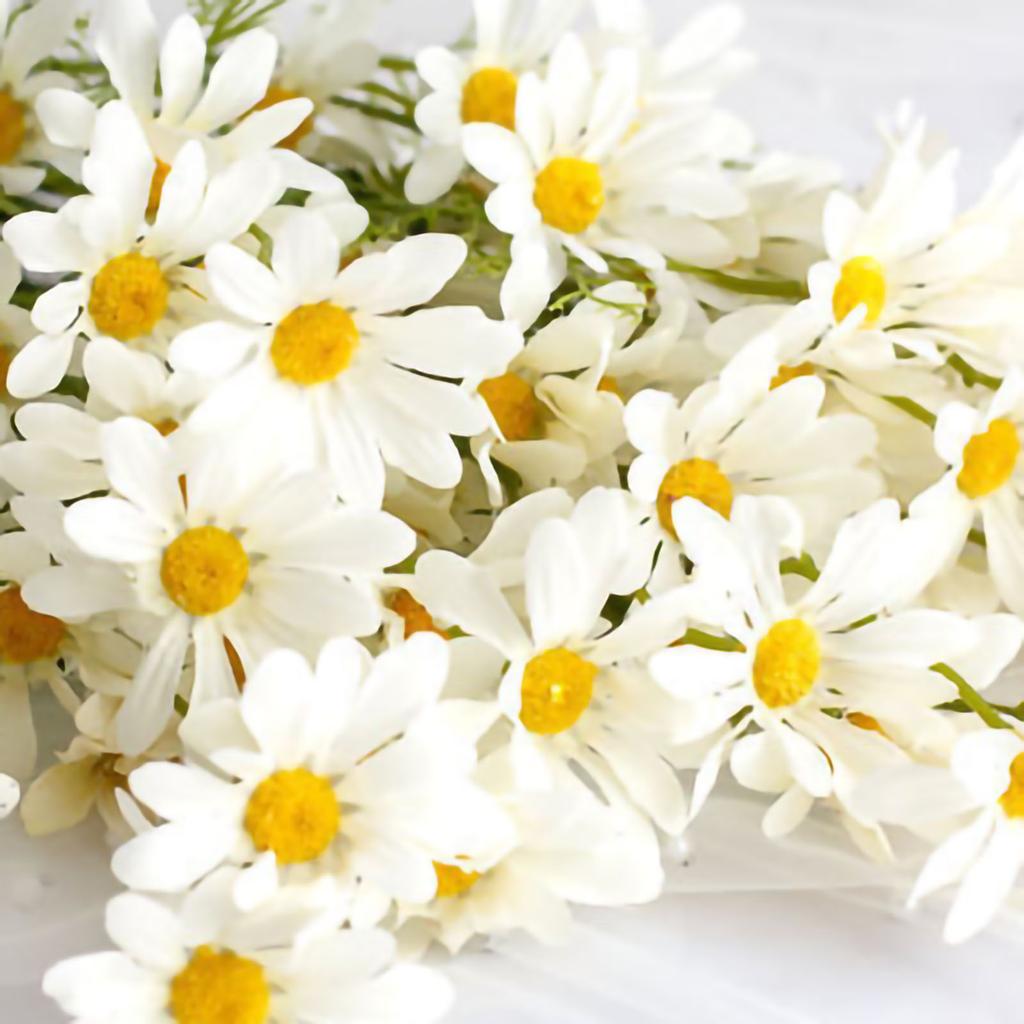 Kytice umělých sedmikrásek Domácí dekorace do obývacího pokoje, jídelny, ložnice, kanceláře Mléčná