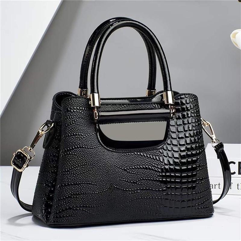 Stone Grain Genuine Leather Small Crossbody Bag With Inner Pocket For Casual Wear