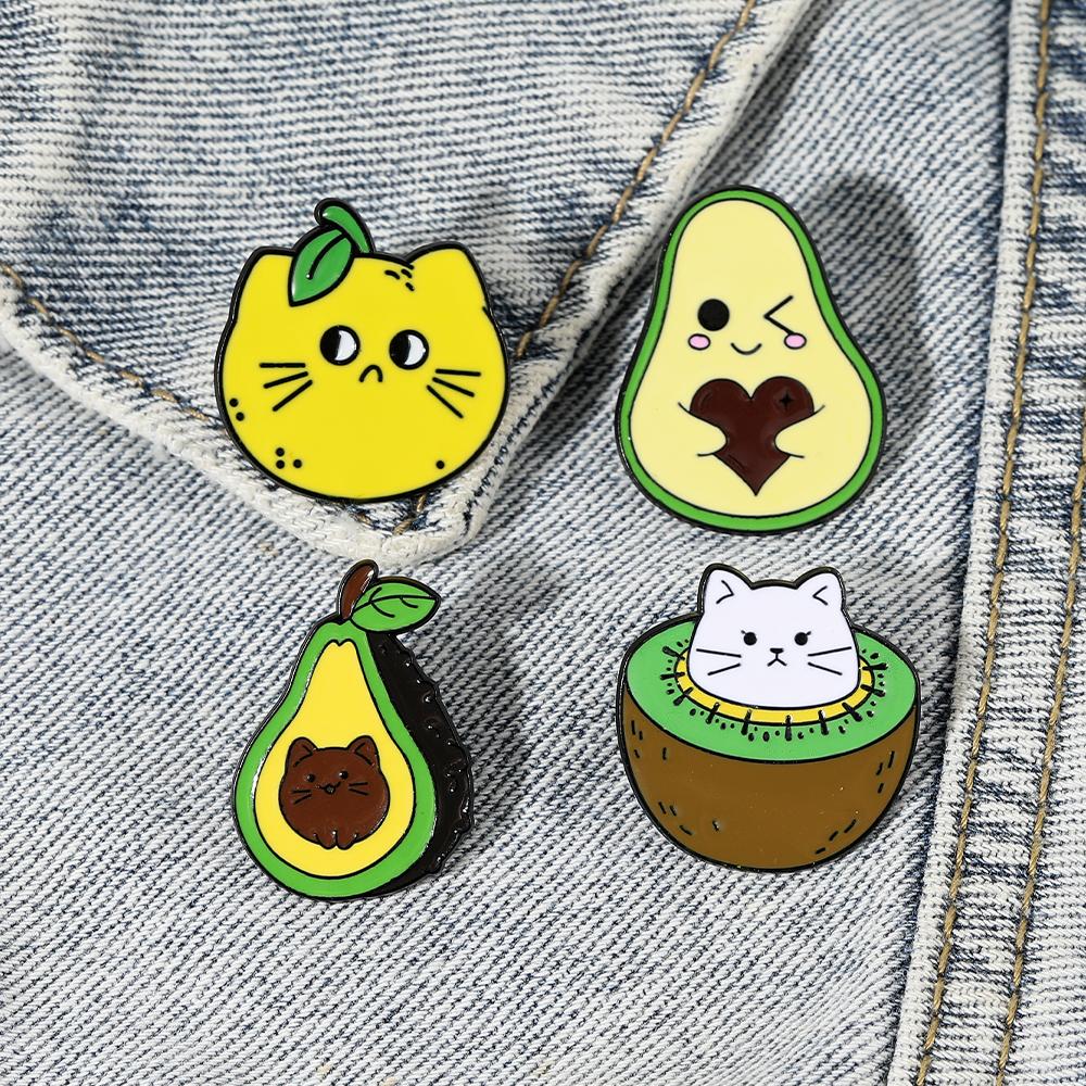 Creative Fruit Cats Collection Brooches Pretty Cute Kiwifruit Pear Avocado Lemon Design Kitten Pins For Pet Lovers Jewelry Gift