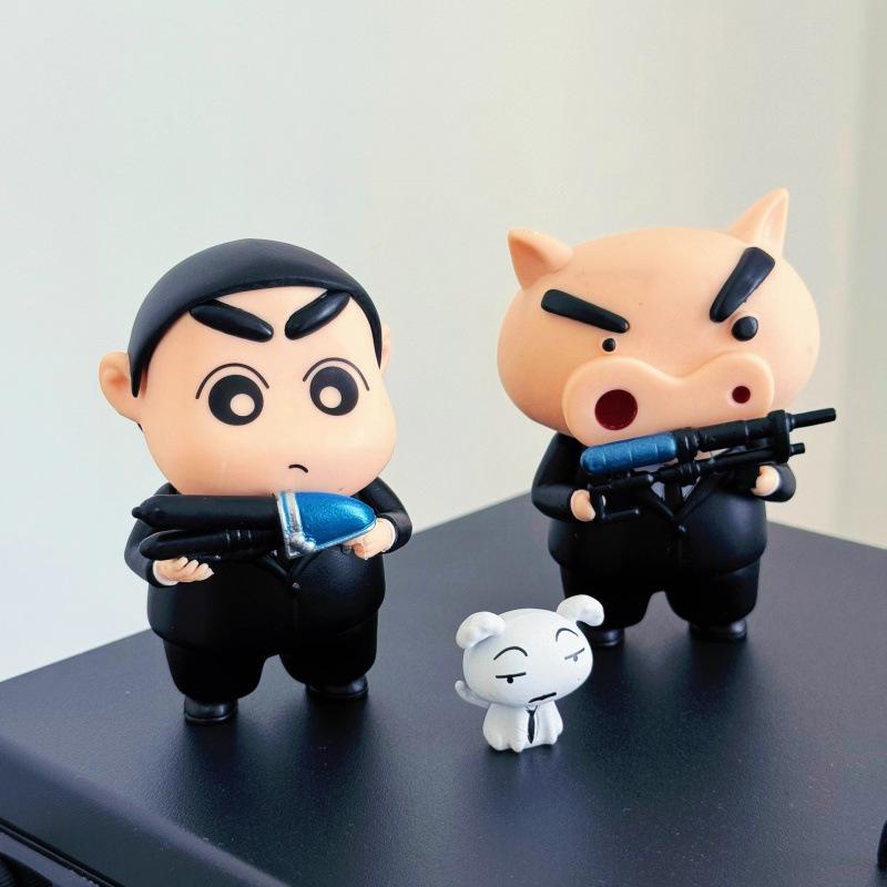 Anime crayon Shin-chan surrounding black-clothed man Shin-chan Nohara Shinosuke Dudu Satoemon car ornament