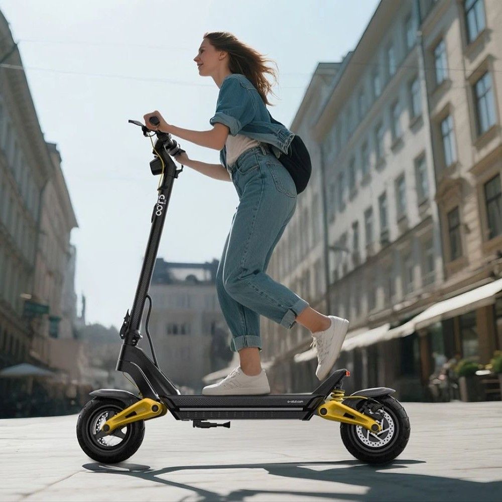 Foldable electric scooter OOTD S10, 1400W motor, 48V 20AH battery, top speed 55 km/h, cruising range 70km, 10-inch tires