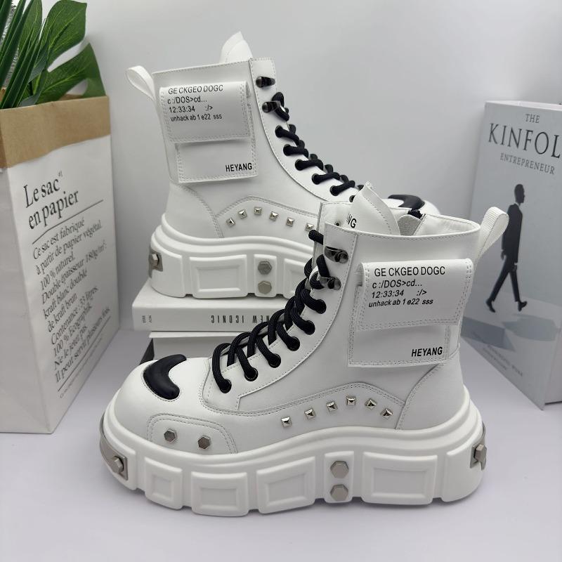 Modne męskie buty wysokie wszechstronne białe casualowe na grubej podeszwie w stylu punkowym buty rycerskie niszowy trend męska moda nitowane buty Botas Hombre