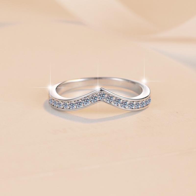 925 Sterling Silver V-Shaped Moissanite Stackable Band Ring - Fashionable Sweet Finger Jewelry