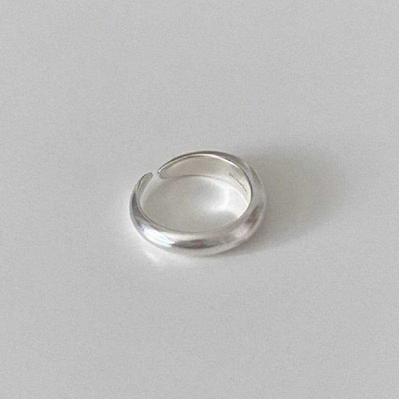 Legemme antique pinky ring