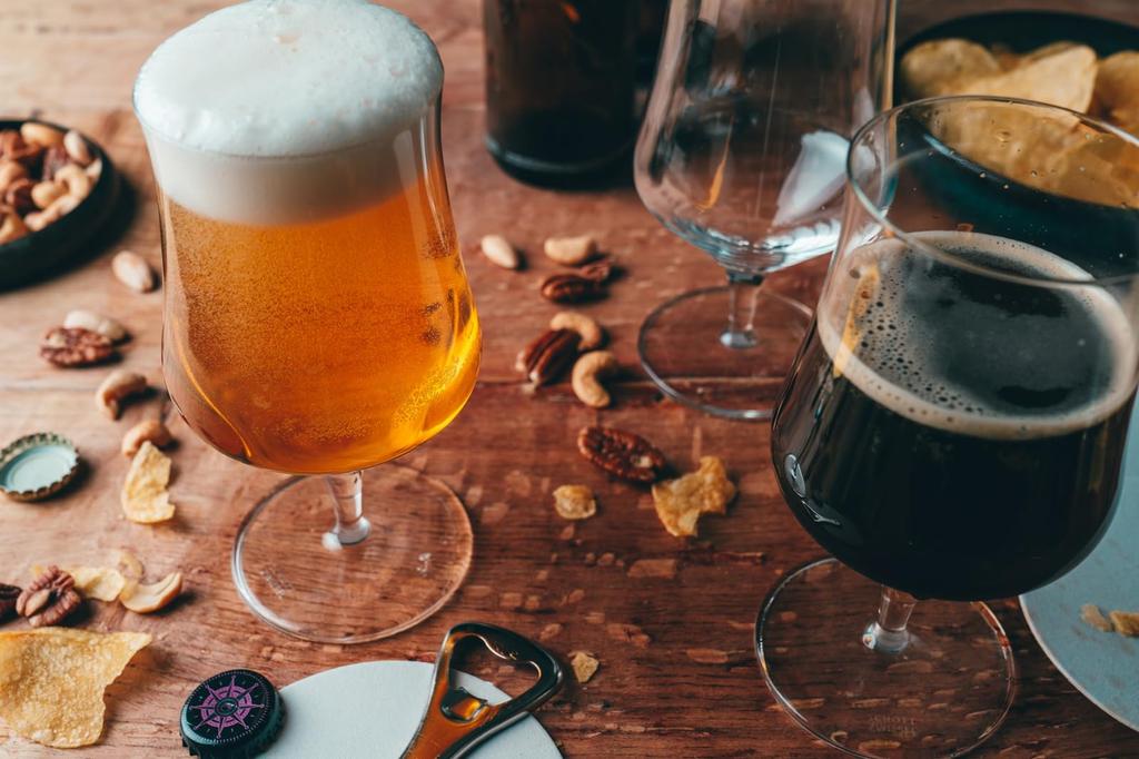 ZWIESEL GLAS Break-Resistant Beer Glasses, Beer Basic, Craft Universal, 4-Piece Machine-Made Glass (l130013)