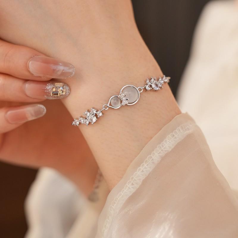 Elegant Zircon Butterfly Knot Gourd Charm Bracelet Women Silver-Tone Copper Alloy Fashionable Minimalist Jewelry Accessory