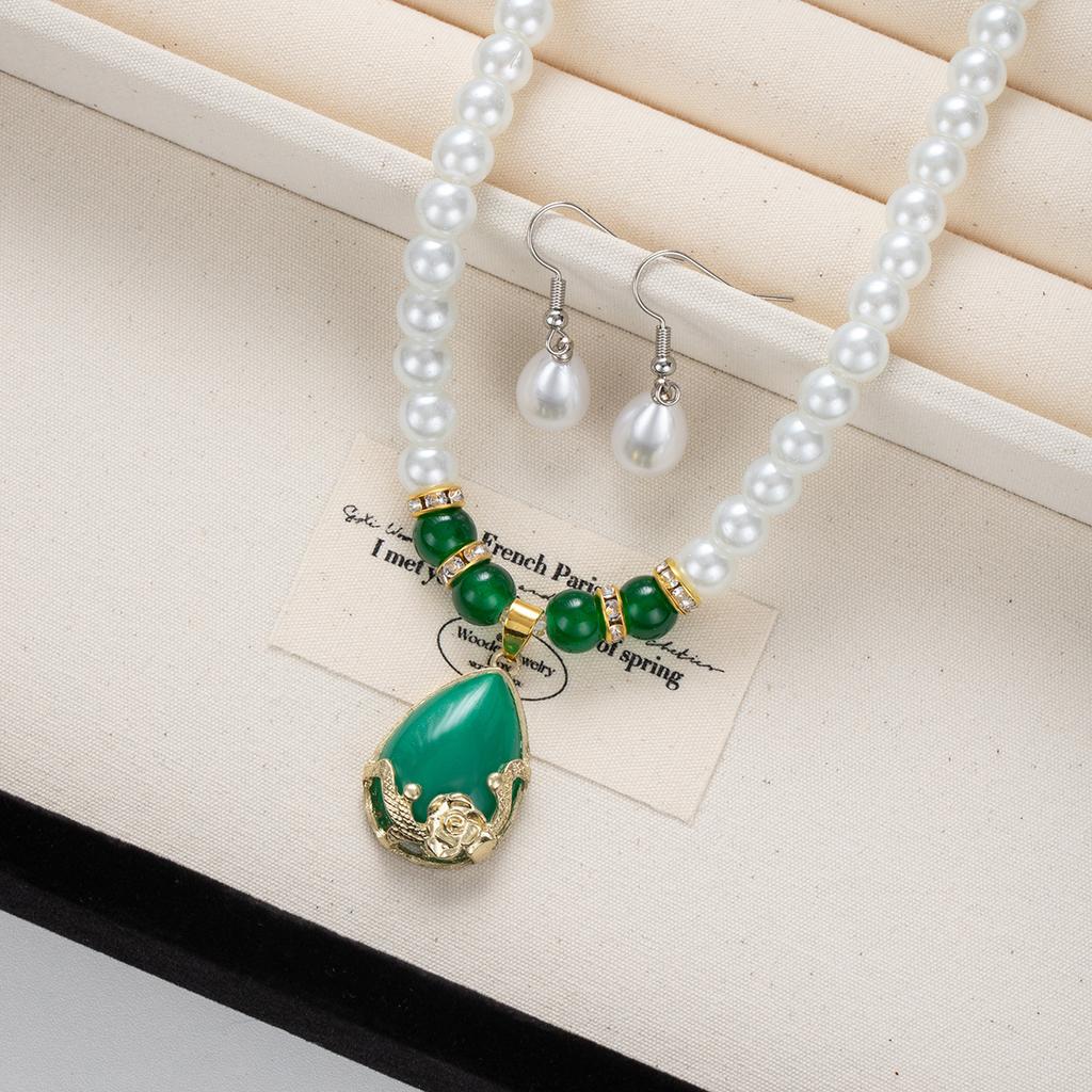 Dreiteiliges Set Anti-Perlen-Ohrringe, Ringe, Schlüsselbein-Kette, Temperament, Muttertagsgeschenk, Schmuckset.