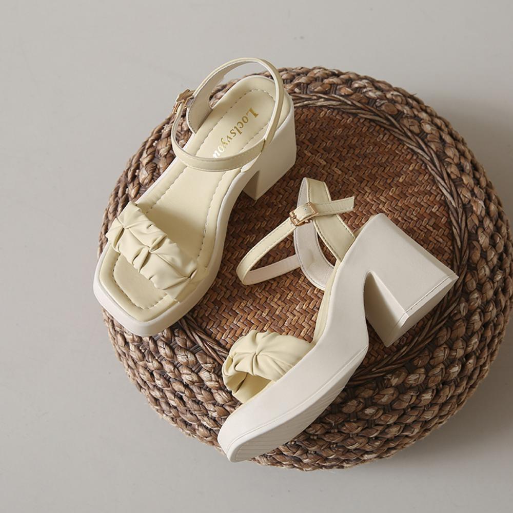Feen-Stil Sandalen mit dicker Sohle für Damen Sommer 2026 Neue dicke Absätze mit modischen Strandschuhen