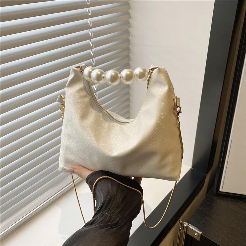 

New beaded handbag bag women s new trendy fashion cloud bag versatile chain messenger bag белый