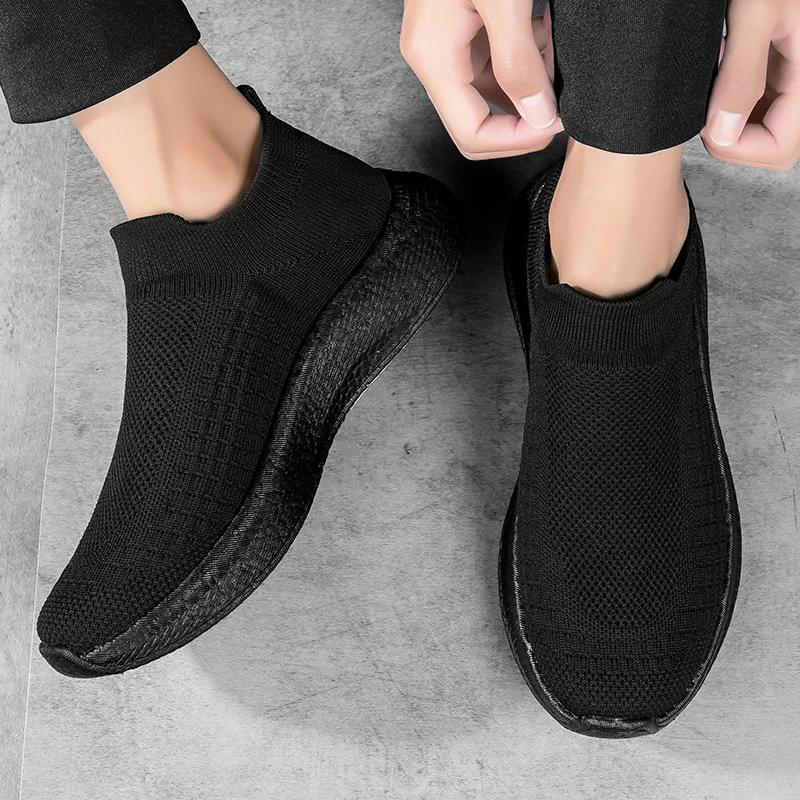 Pantofi sport de bărbați Pantofi sport casual Toamnă Talpă groasă Rezistent la uzură Modă Versatil Negru Alergare Plasă Șosete Pantofi vulcanizați