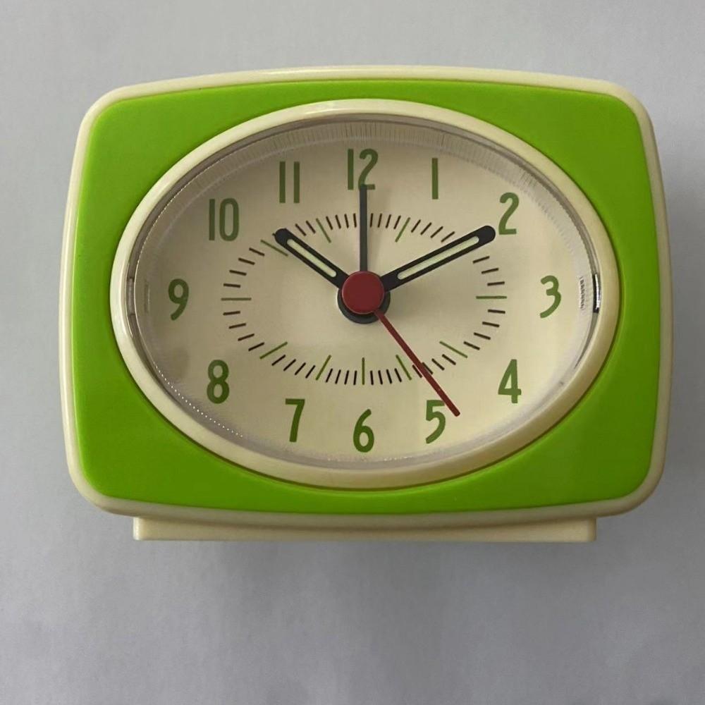 

Fluorescent Hands Silent Alarm Clock Non Ticking Desktop Clock Vintage Electronic Clock Bedroom зелений