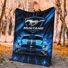 Flanelová deka Mustang Měkká Teplá Celoroční Přehoz, Design pro Kempování, Cestování Autem, Turistiku Pohovku, Postel, Kancelář Perfektní Dárek na Večírky