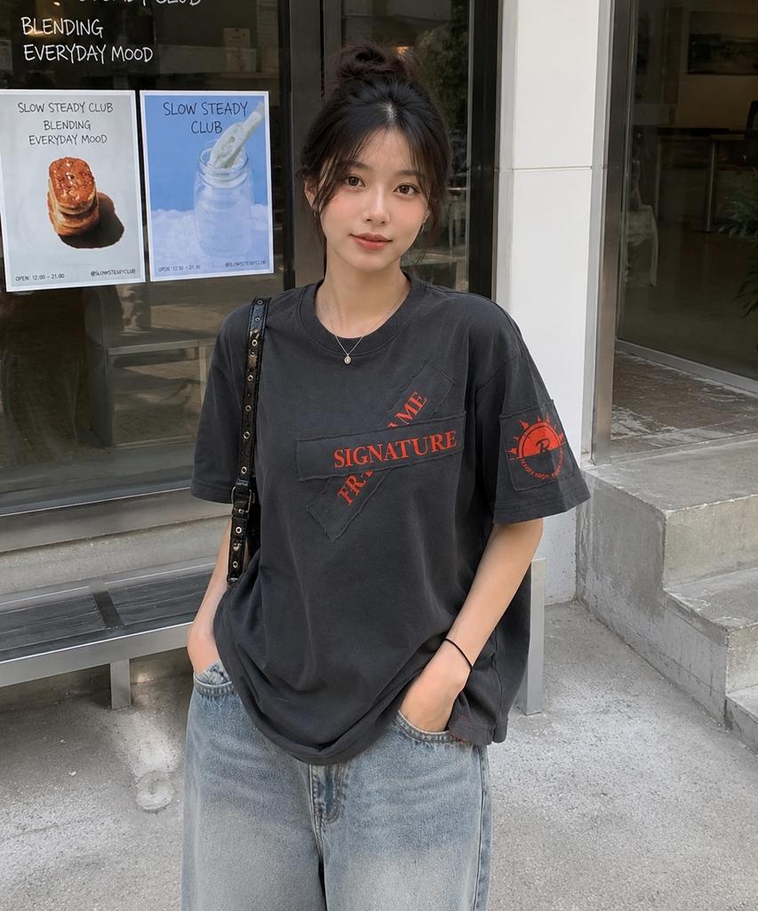 Seuteijial Signature Frame Pigment Short Sleeve T-Shirt [Charcoal]