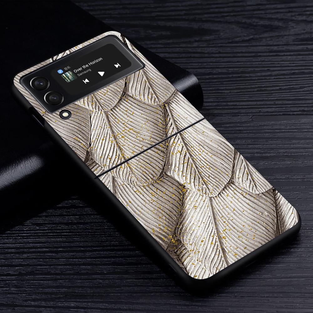 Ginkgo Biloba L. Flower Luxury Gold Foil Art Case for Samsung Galaxy Z Flip3 5G Flip4 Black Hard Phone Cover Flip 3 Shell Zflip3