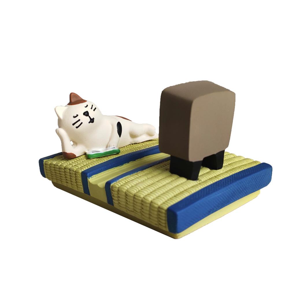 Tamamitsu Cat Resin Phone Stand With Artistic Design For Gift And Decor
