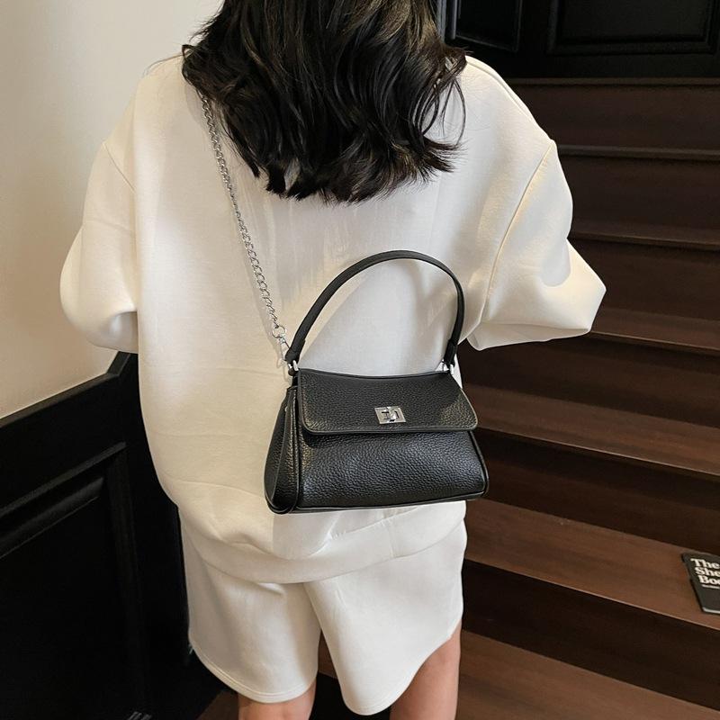 Fashion underarm bag women's 2025 new versatile commuter shoulder bag premium small square bag chain messenger bag