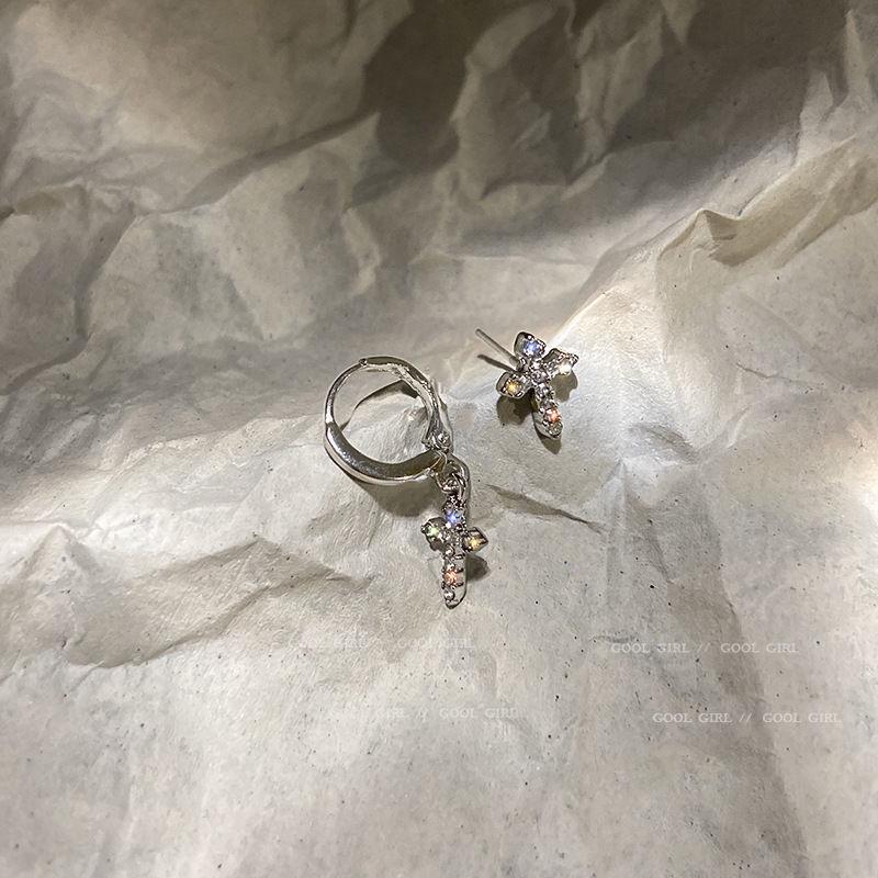 925 Silver Needle Asymmetrical Diamond Cross Earrings, Japanese & Korean Net Red Style, Cold Fashion Elegance.
