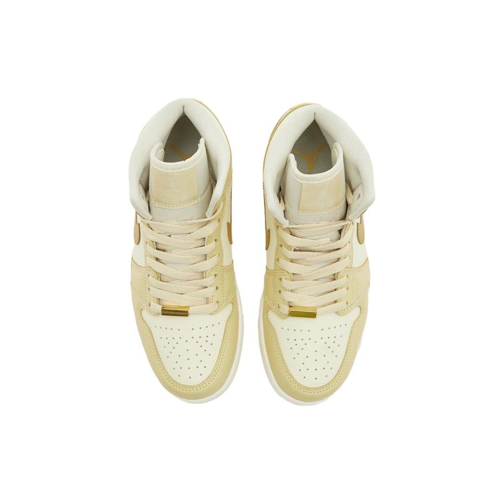 Baskets Air Jordan 1 Mid Pale Vanilla Gold pour Femmes Crème Métallique-Or Lait de Coco FB9892-200