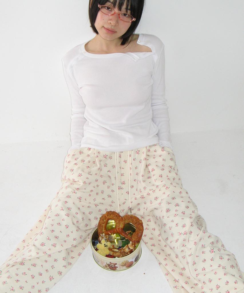 RONRON Floral Wide Sweat Pants Cream