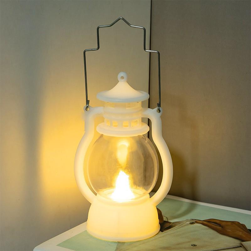 Retro LED Kerosene Lamp Candle Light - Handheld Holiday Decoration and Creative Atmosphere Ornament.