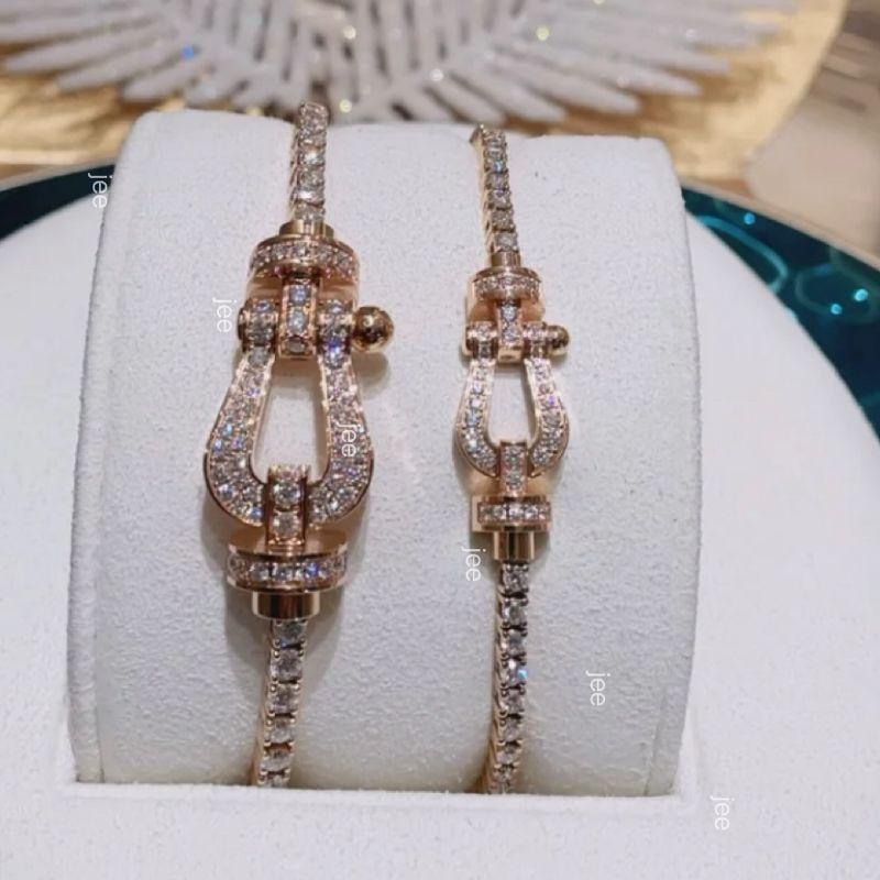 

Браслет с U-образной застежкой-вашеткой, полностью инкрустированный кристаллами, Женский, Год судьбы, Парный, Красная пряжка, Ремешок для переноски, Стерлинговое серебро, Покрытие 18-каратным золотом, Мужской и женский 19cm U-shaped rose gold small size