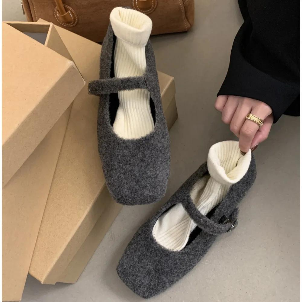 Flat Shoes for Women 2025 New Autumn and Winter French Retro Temperament Flat Bottom Hairy Shoes Women's Mary Jane Pumps Flats