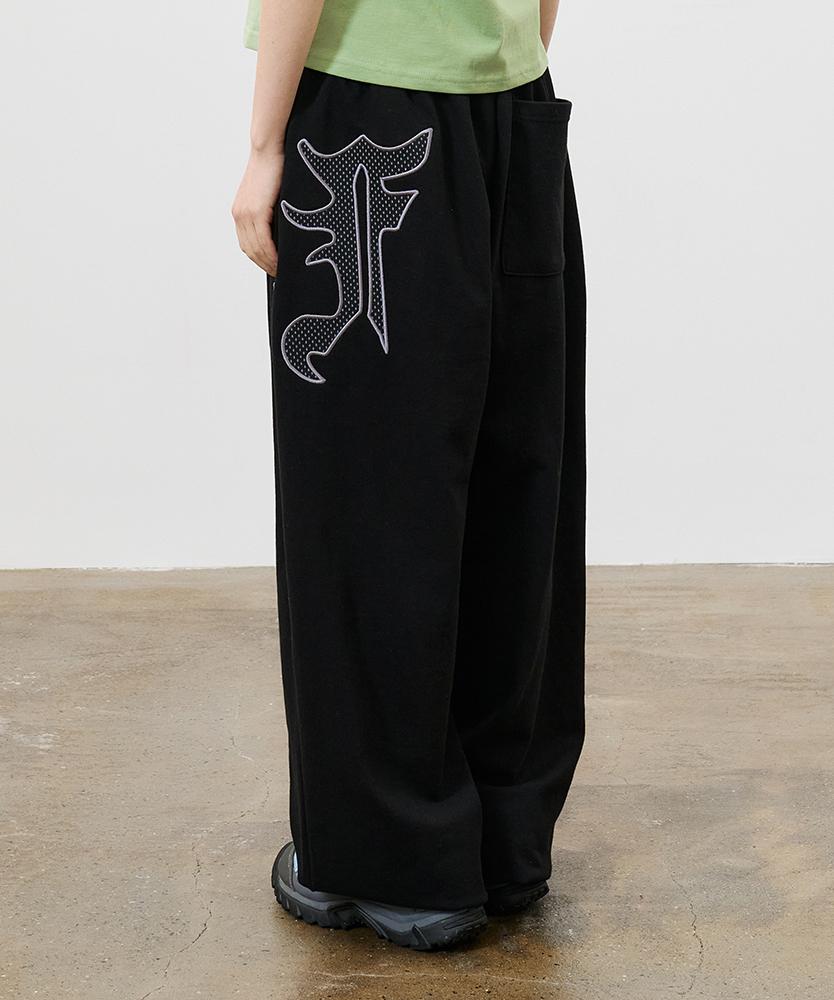 Paeseul F Patch Sweat Pants Black
