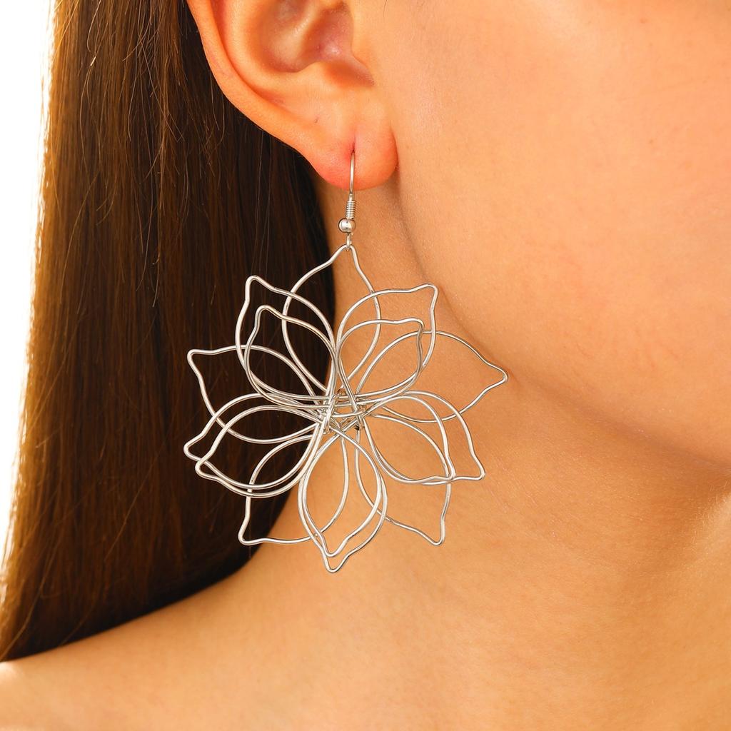 Large Hollow Wire Wrapped Flower Dangle Hook Earrings Minimalist Oversized Floral Drop Ear Ornaments for Women Party Daily Fashion Accessories