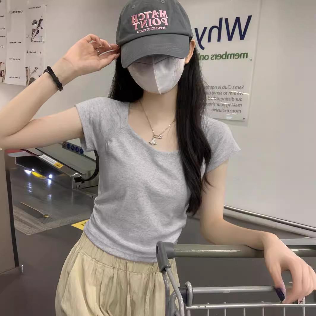 

2024 Women s Slim Fit Short-Sleeve Summer Top: Stylish, Versatile & Casual S чорний