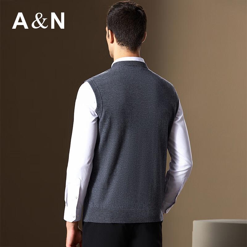 Antonio Men's Cashmere Blend V-Neck Cable Knit Vest