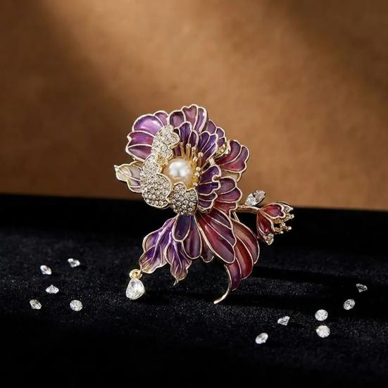 Women Brooch Sparkling Rhinestones Imitation Pearl Flower Shape Lapel Pin Suits Coats Bags Scarves Badge Versatile Accessory
