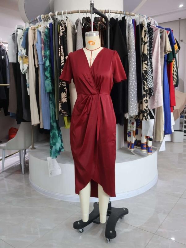 Elegant Wrap Dress for Women Satins V Neck Short Sleeve Midi Long Slit and Pleated Detail Gown for Party Gatherings