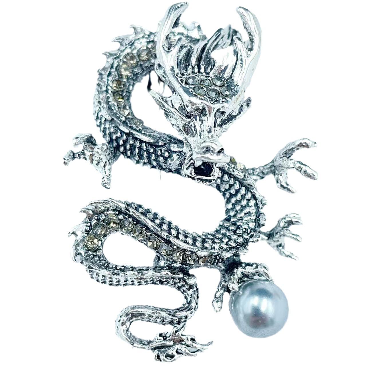 

Creative Alloy Dragon Brooch Unique Design Decorative Badge Accessory for Clothing Bags and Hats Suitable for Various Occasions One Size