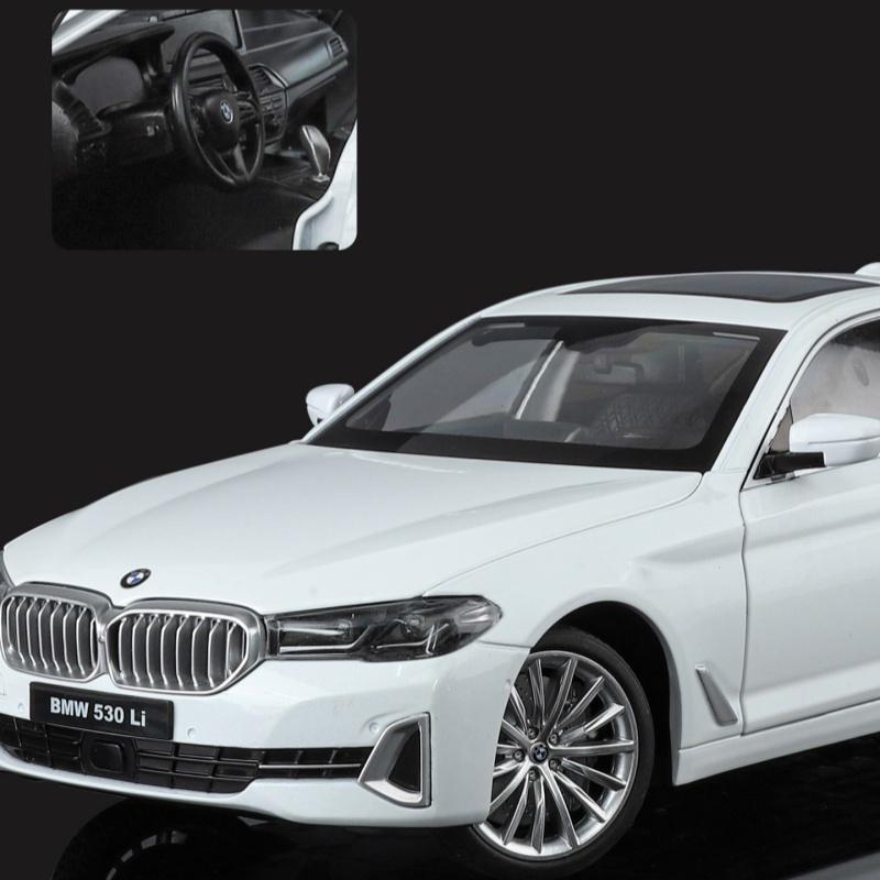1/18 BMW 530 Li Alloy Miniature Car Model Diecast Metal Static Scale Model Car Collection Children Birthday Toy Car Vehicles