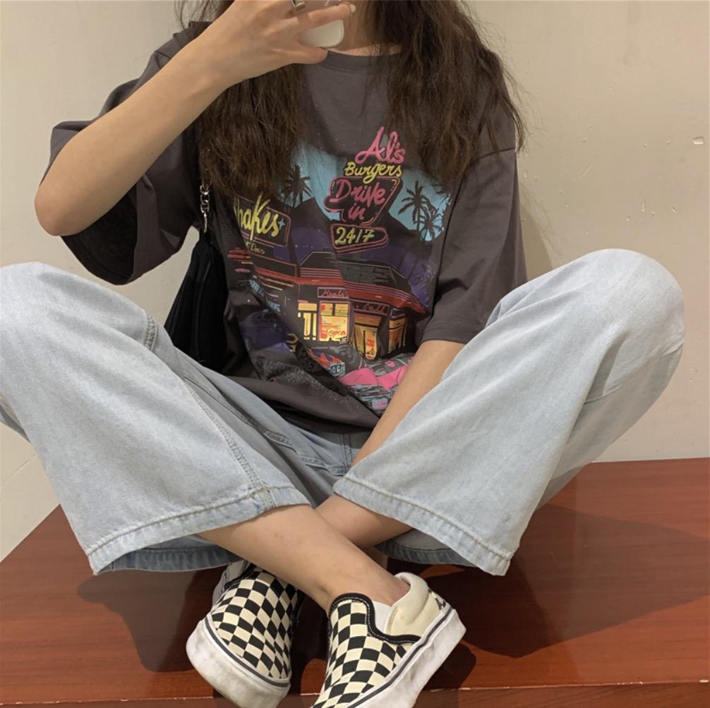 Summer New American Retro Print ort Sve T-irt Women's Loose Fit round Ne Lacape Pattern Commute Sle Faionable