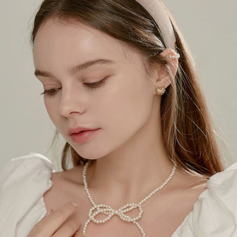 BESTY Ballon Pearl Ribbon Necklace
