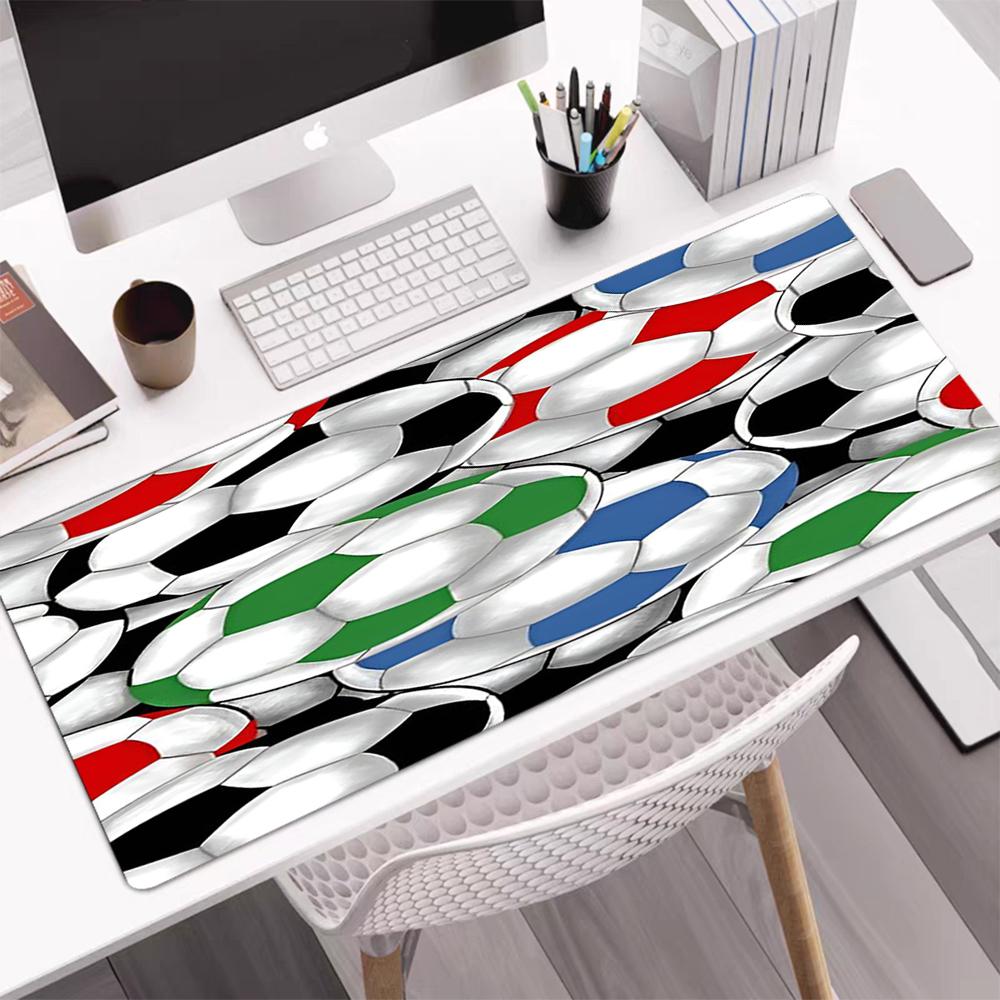 Tapis de Souris Thème Football, Base en Caoutchouc Antidérapante, Bureau Multifonctionnel & Décoration Intérieure, Parfait pour la Personnalisation de l'Espace de Travail.