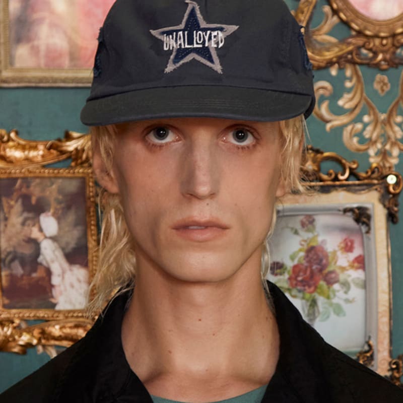 

UNALLOYED LOGO STAR CAP / CHARCOAL FREE