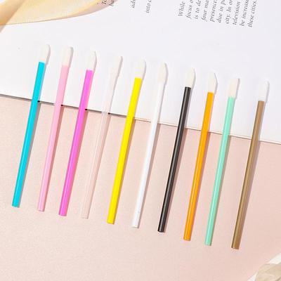 Pennello Compatto in Nylon per Trucco Labbra e Occhi - Monouso, Design con Manico Cavo per Applicazione di Rossetto, Lucidalabbra e Ombretto