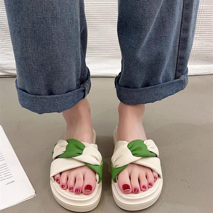 Fashion design cross slippers women's summer wear 2025 new versatile thick bottom non-slip beach student sandals tide