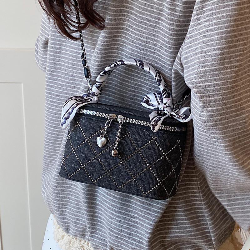 IELGY Fashionable All-Match Chain Cross-Body Small Square Bag Portable Box Bag