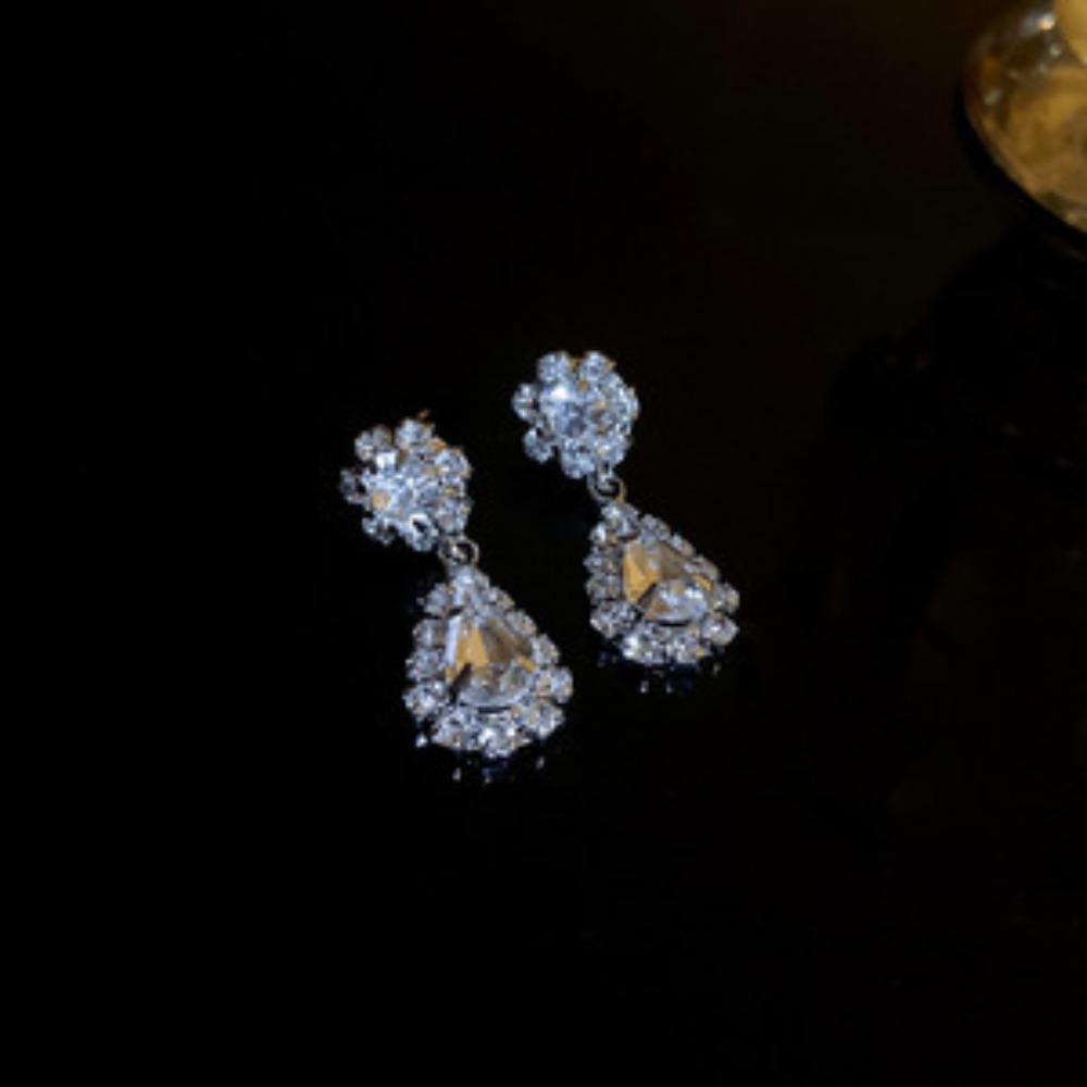 Diamond Water Drop V-shaped Fringed Necklace Earrings Two-piece Set Light Luxury Temperament Niche Collarbone Chain Personalized Jewelry