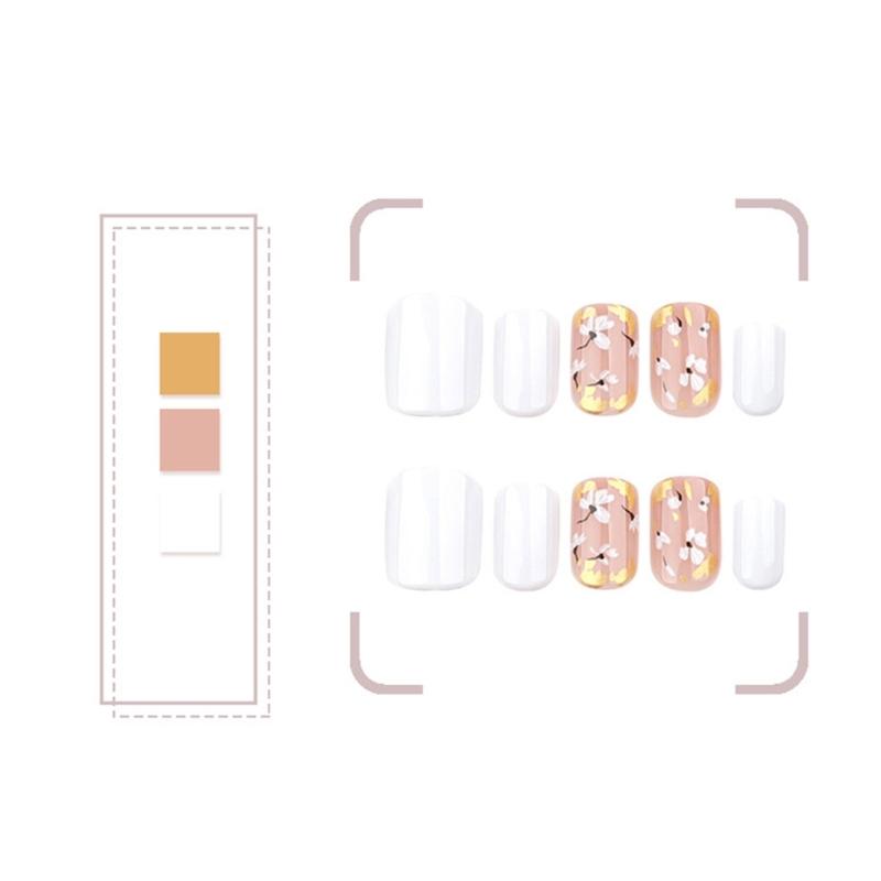 24pcs Short Square Press On Nail White Flower Designs Gold Foil False Nail Stick On False Nail For Women And Girls