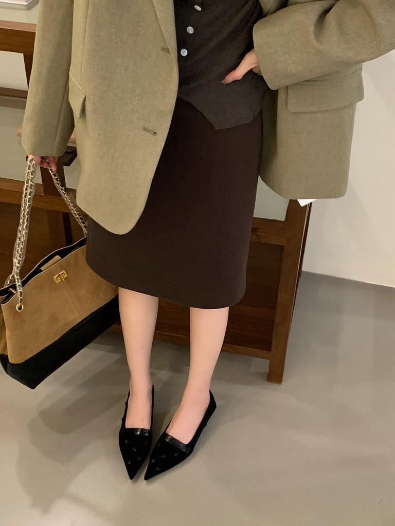 2025 new French single shoes niche thin heel low heel small leather shoes pointed temperament fashionable versatile single shoes women