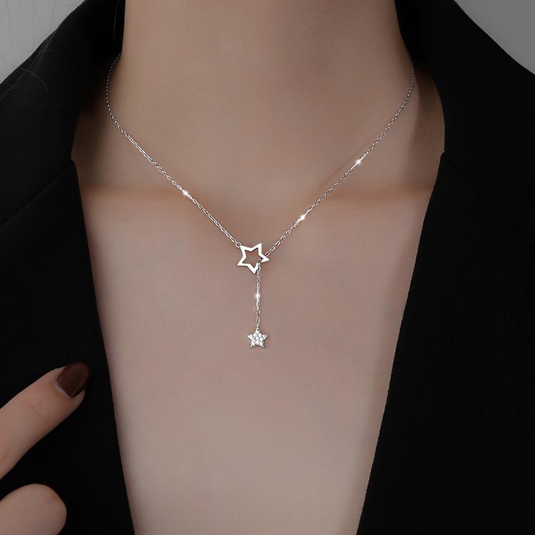 Star Necklace for Women: Elegant Tassel Clavicle Chain with High-End Style and 2021 Influencer Design.