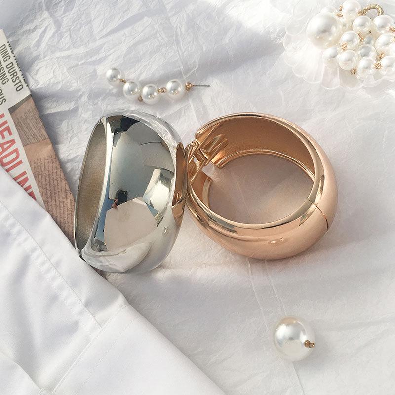 Classic Drum-shaped Spring-Opening Wide-edged Alloy Bangle