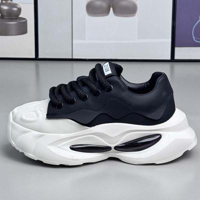 Klasyczne męskie buty na platformie dodają wzrostu i wysmuklają, buty typu "chleb" dla uczniów w wieku dorastania, sportowe buty w koreańskim stylu college, buty deskorolkowe